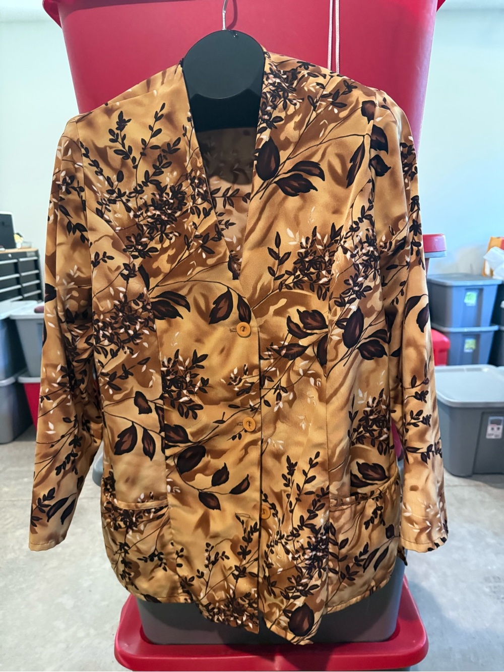Uniform Advantage Floral Satin Blazer in Gold and Brown p37